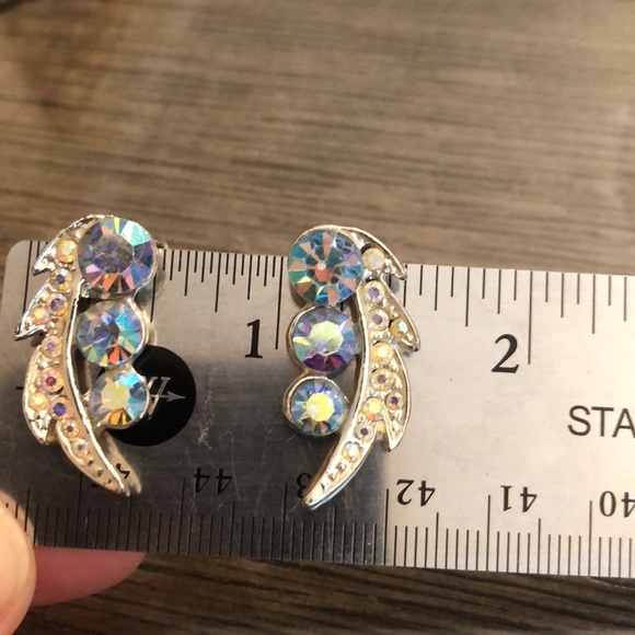 Vintage Leave Design Aurora Borealis Rhinestone Clip Earrings - Picture 12 of 12